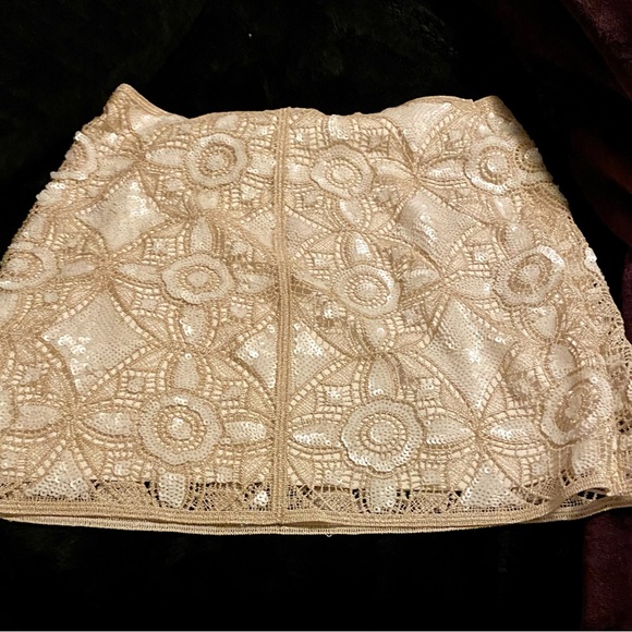 NWT beautiful skirt - Picture 2 of 8